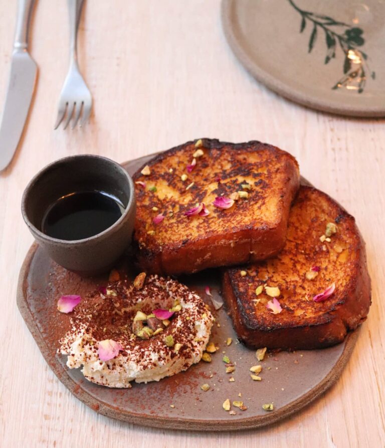Presentation of the Arabic French Toast from Akub new Palestinian restaurant in London